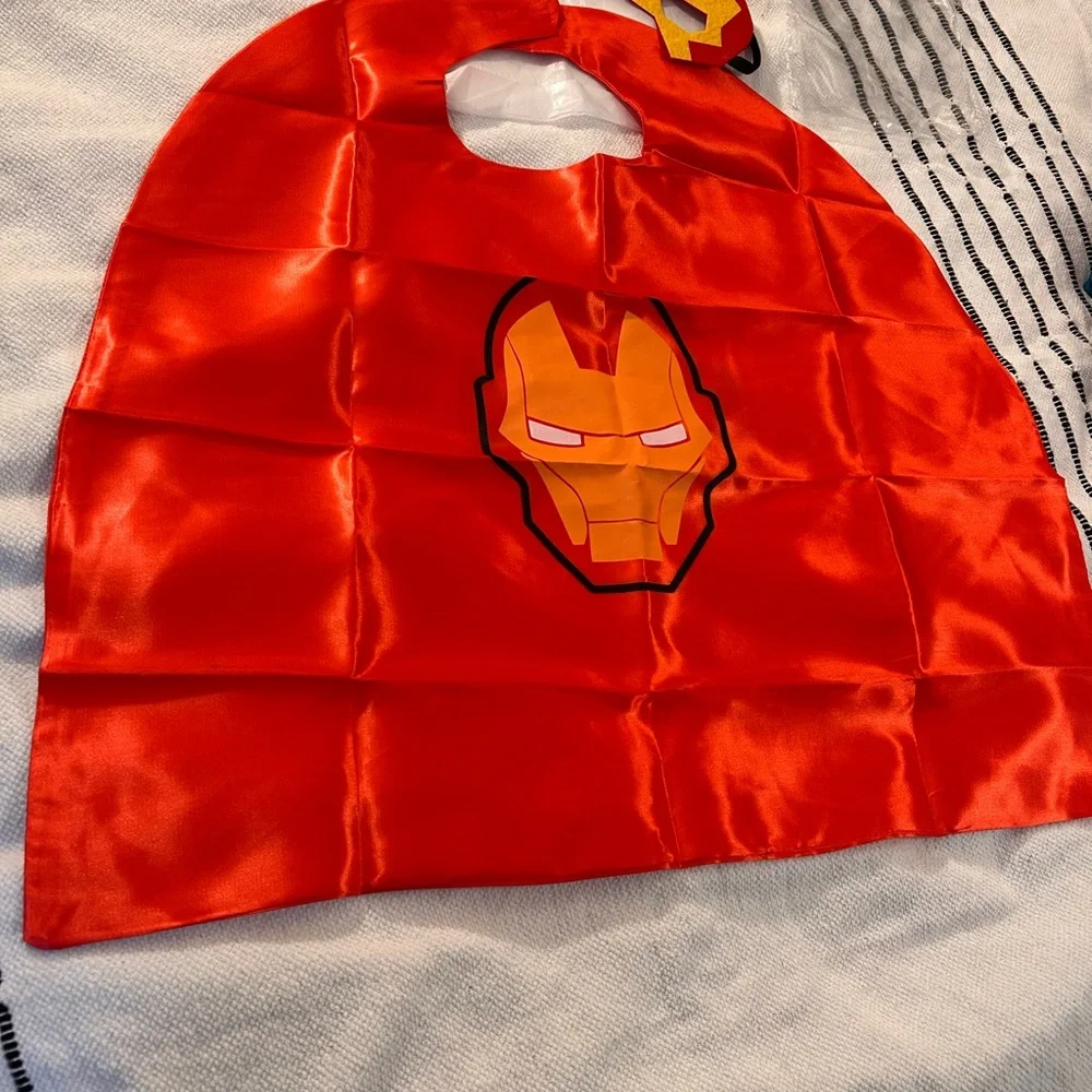 Superhero Party Masks and Capes Set for Kids - Picture 6 of 10